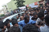 Pilla Nuvvu Leni Jeevitham Team Visits Vishwanath Theatre